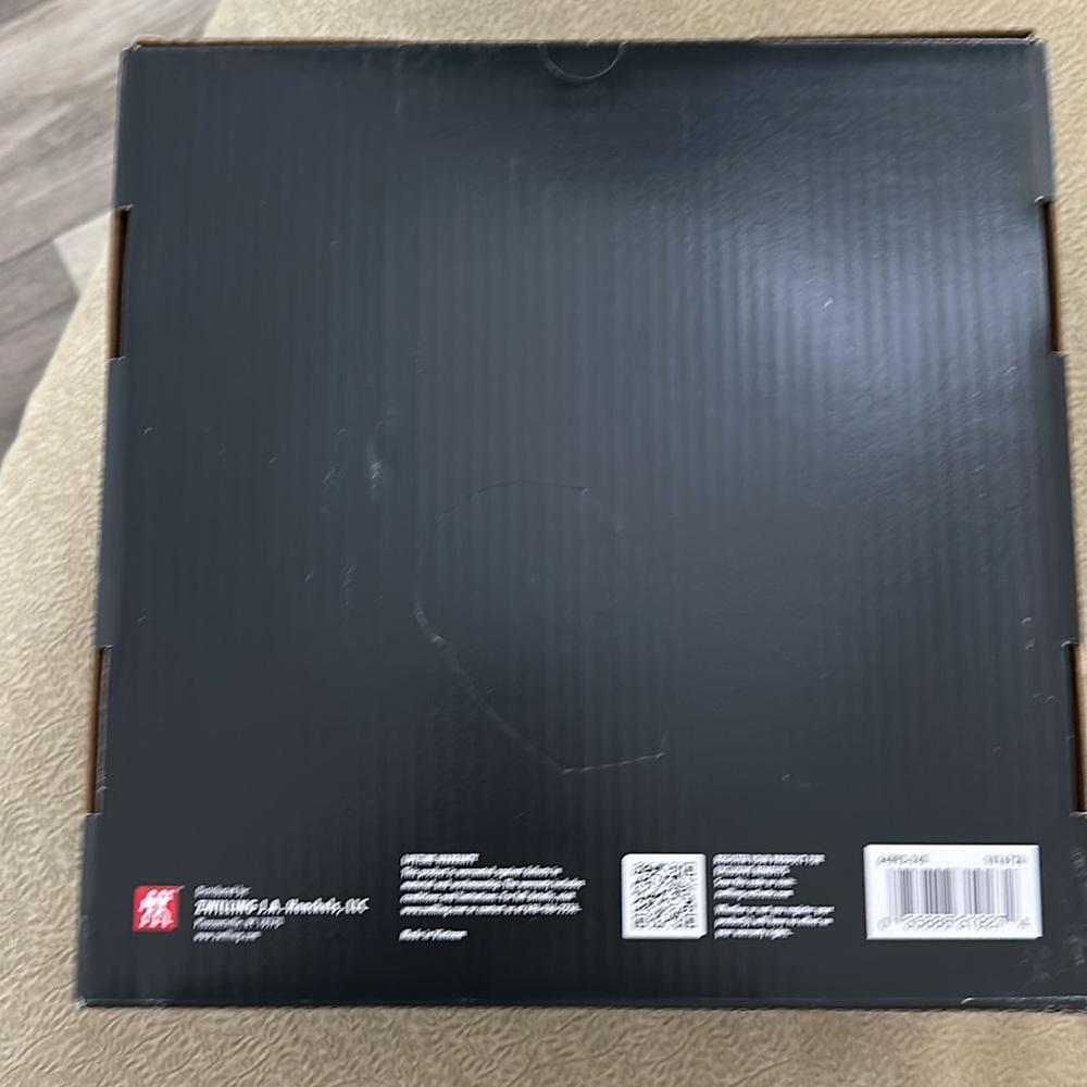 NWT Zwilling Spirit Dutch Oven w Glass Lid 6 Qt - Picture 2 of 5